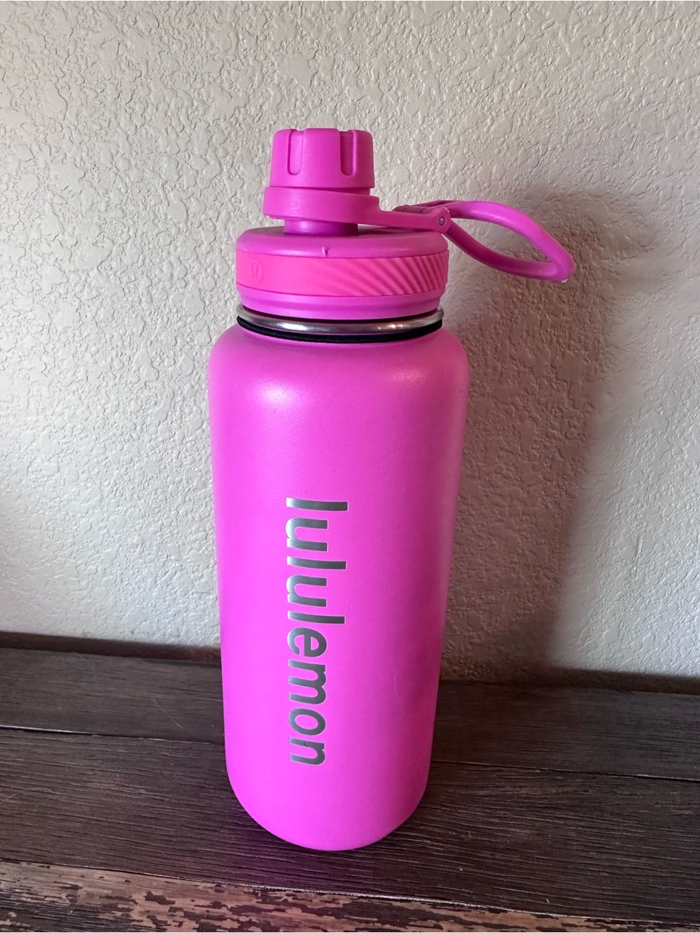 PINK 🩷 Lululemon water bottle